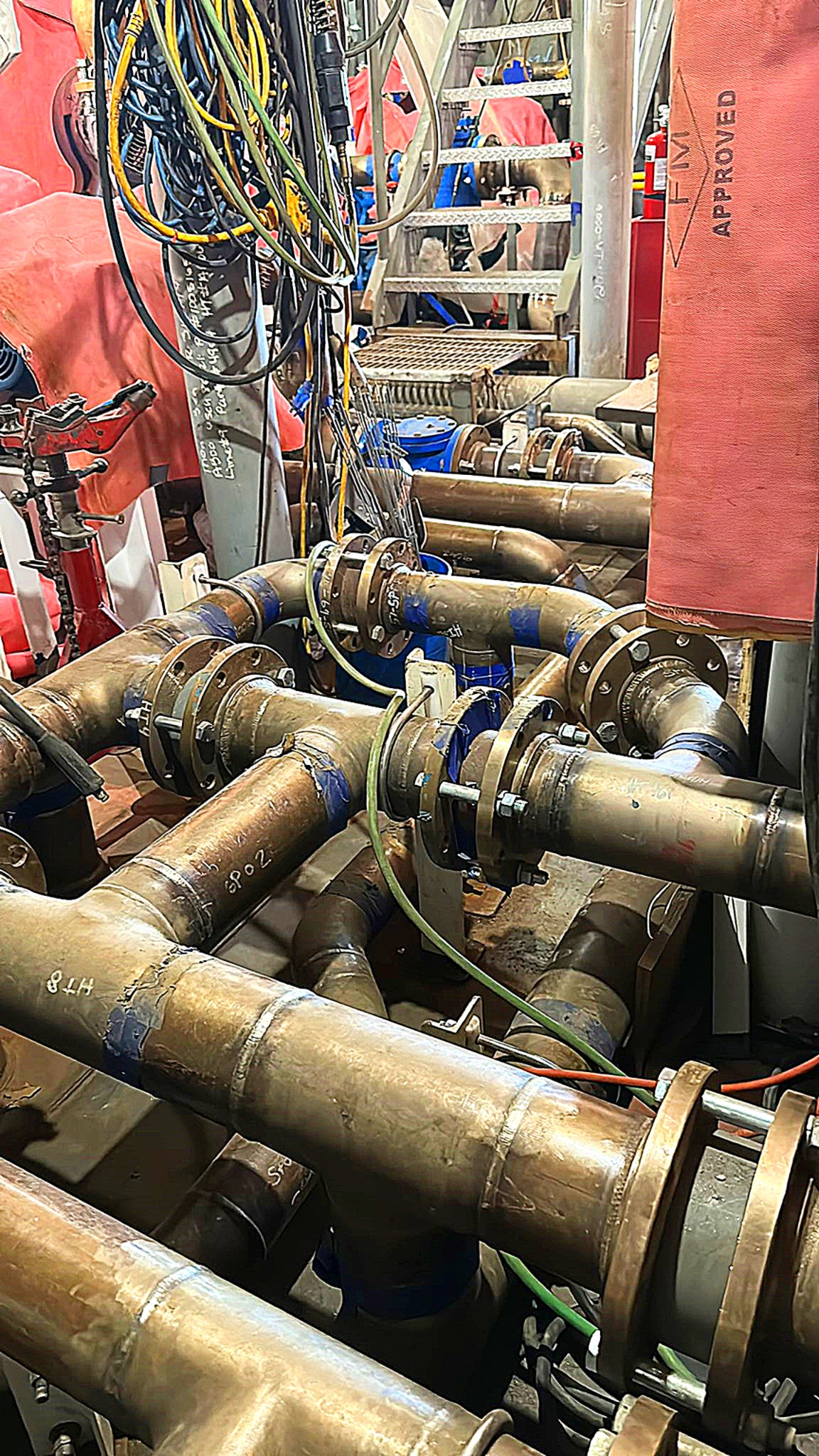 Remplacement d'un système complet de tuyauterie d'eau de mer en CopperNickel 9010 chantier naval Hutchison Ports TNG, Veracruz Port au Mexique