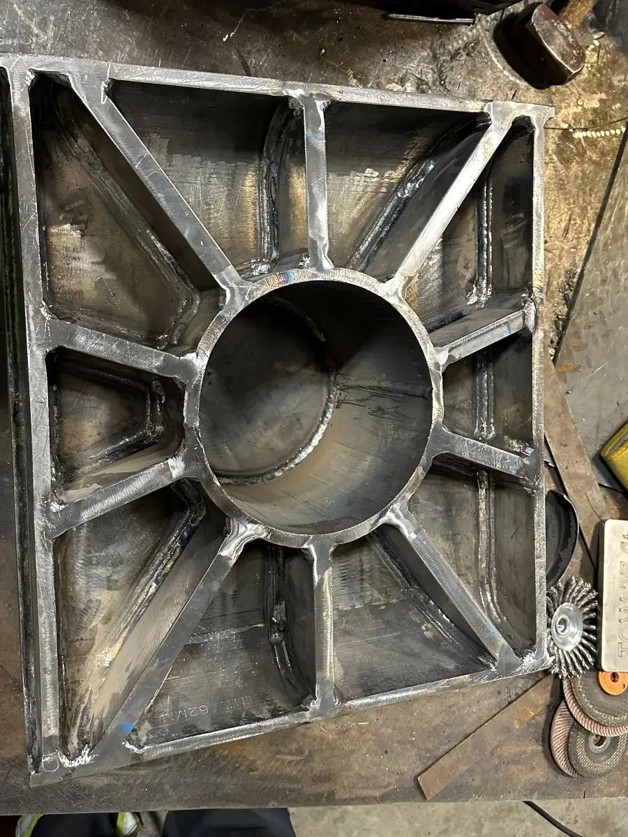 Fabrication de point d’amarrage et ancrage de navire
