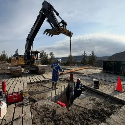 Installation de tête de puits (Wellhead). Thetford Mines , Québec